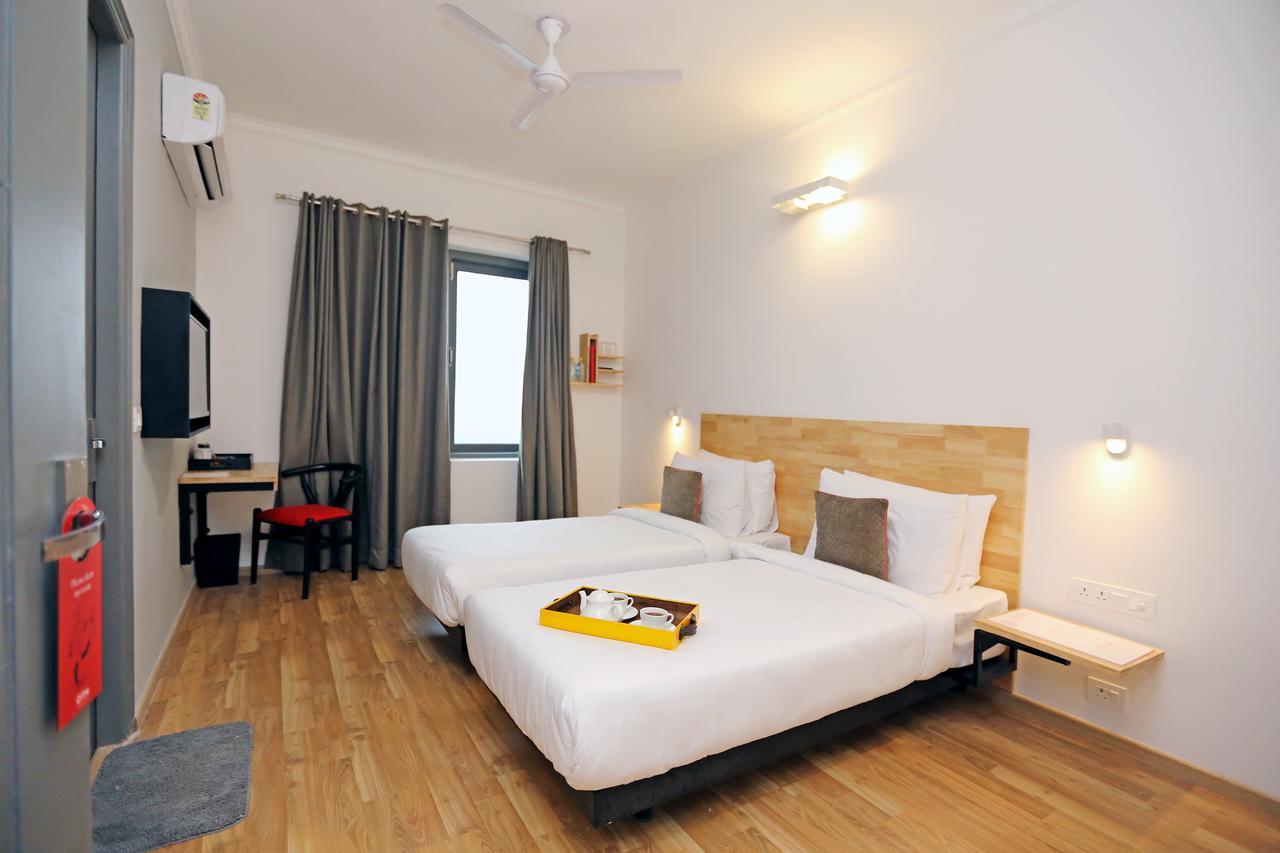 Hotel Oyo Townhouse 018 Medanta Gurgaon Exterior foto