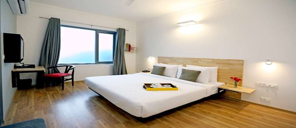 Hotel Oyo Townhouse 018 Medanta Gurgaon Habitación foto